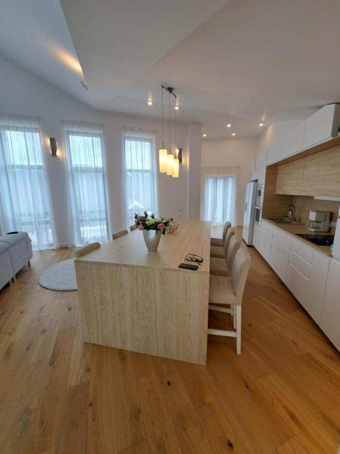 Apartamento The Rock Sinaia Exterior foto