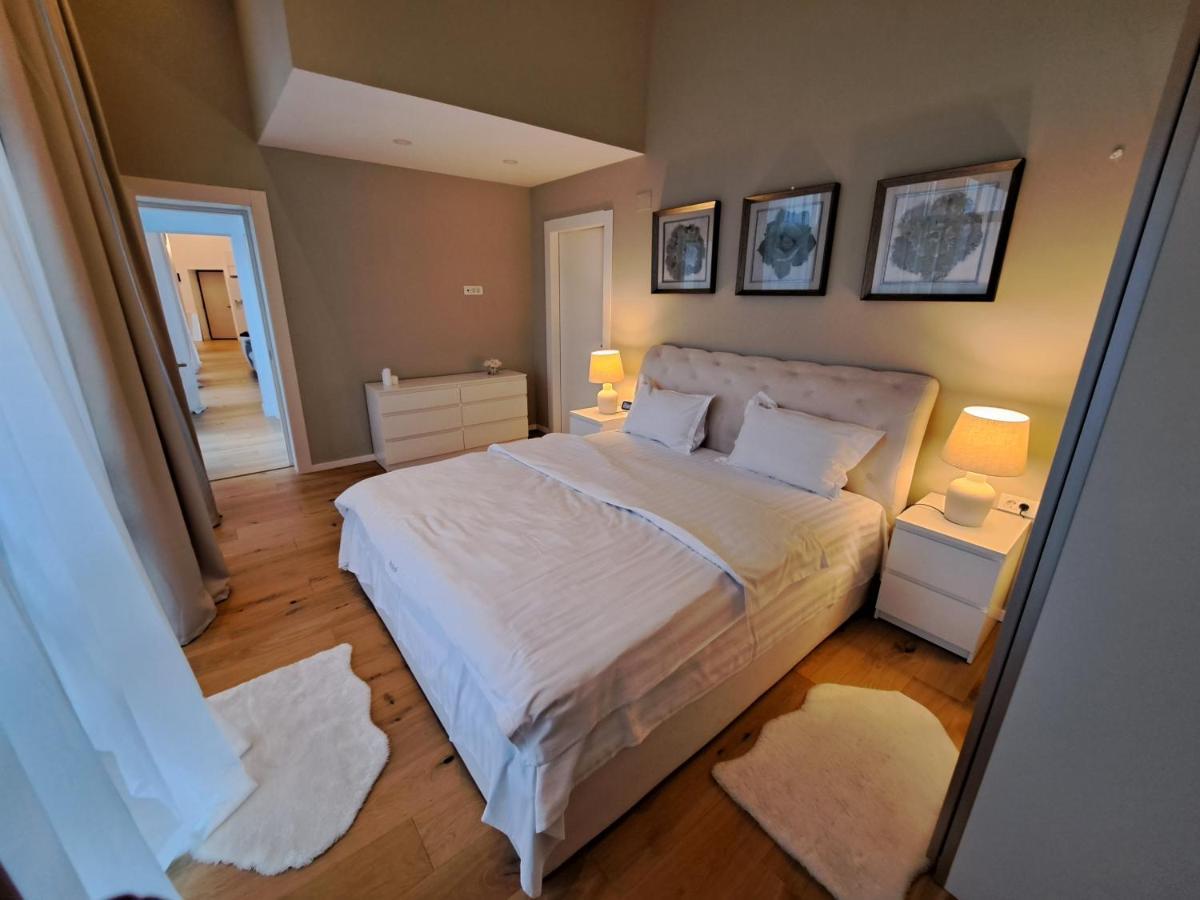 Apartamento The Rock Sinaia Exterior foto